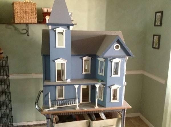 Craigslist Find: Heirloom Dollhouse Lot