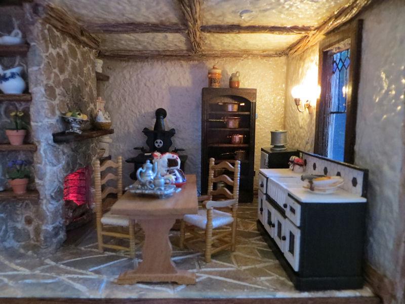 FINISHED ... 1/2 Scale Fairfield Gone Tudor