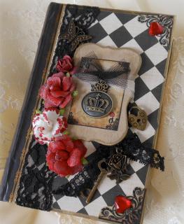 4605.jpg The Queen of Hearts 3D Book Box