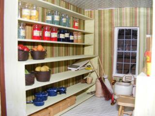 2008_0226dollhousechristmas0177.JPG